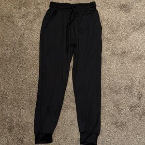 Black Ankle-Length Women's Pants